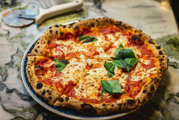 Top 5 raisons de savourer la pizza à neuville-aux-bois